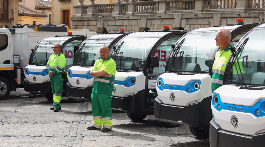 Se incorporan 4 nuevos camiones de recogida de basura y 5 baldeadoras para el Casco Histórico “más eficientes y sostenibles”